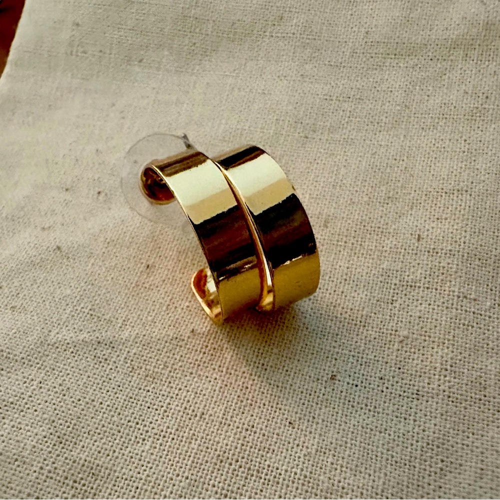 Medium Chunky Golden Hoops